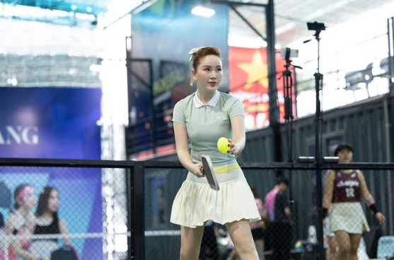 Bảo Thy “gây sốt” trên sân pickleball: Vẻ đẹp rạng rỡ và thành tích bất ngờ sau 1 tháng tập luyện