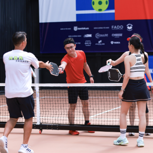 Thu nhập dưới 10 triệu không nên chơi Pickleball? Một tranh luận cần hiểu đúng bản chất