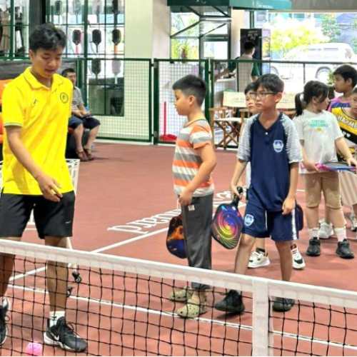 PICKLEBALL: XU HƯỚNG MỚI GIÚP GIỚI TRẺ “CAI NGHIỆN” MÀN HÌNH VÀ TĂNG TRƯỞNG DOANH THU SÂN CHƠI