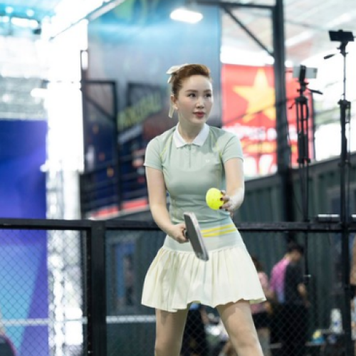Bảo Thy “gây sốt” trên sân pickleball: Vẻ đẹp rạng rỡ và thành tích bất ngờ sau 1 tháng tập luyện